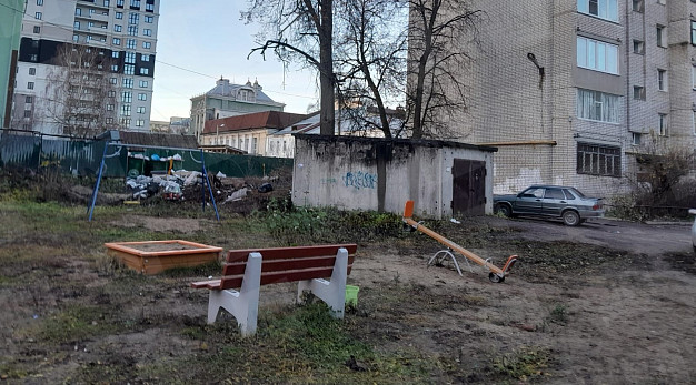 В Иванове на Багаева образовалась стихийная свалка